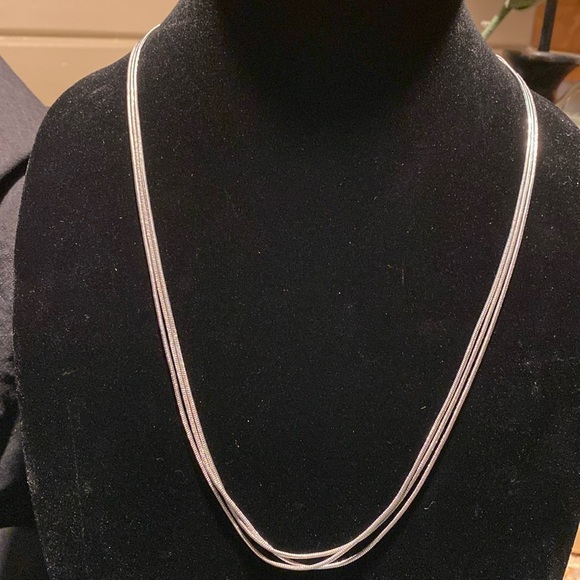unknown Jewelry - Vintage 3 chain, snake chain necklace.  Beautiful like new condition